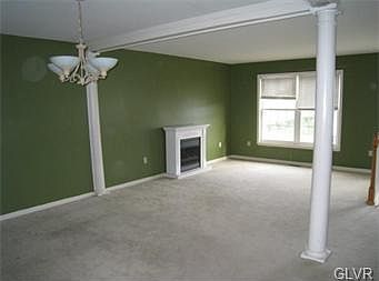 4th image of 425 S Oak St