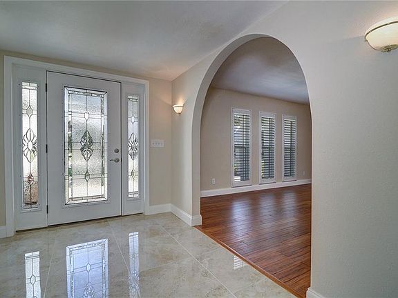 3rd image of 808 Mandarin Dr