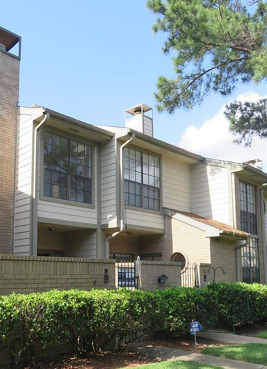 1st image of 736 Country Place Dr