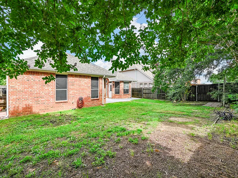 1711 Peregrine Dr — Photo 29