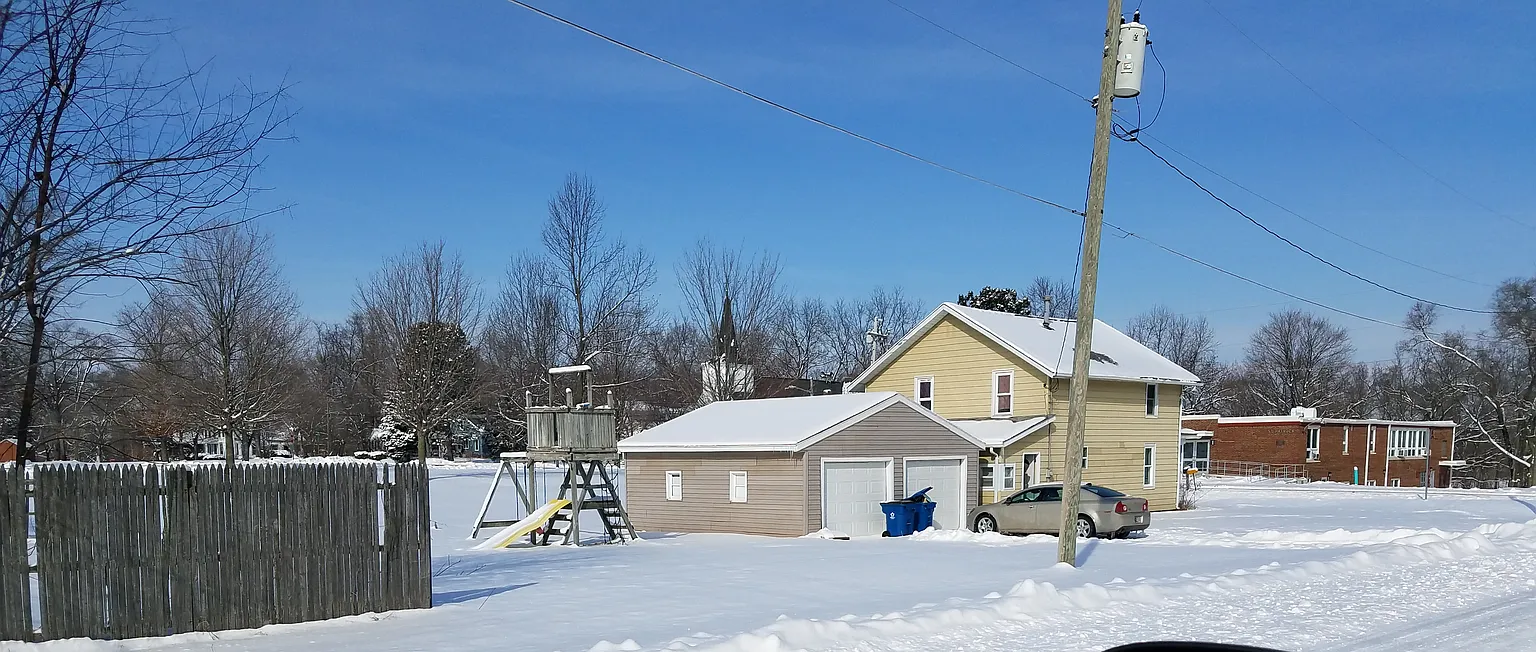 808 Tyler St photo 1