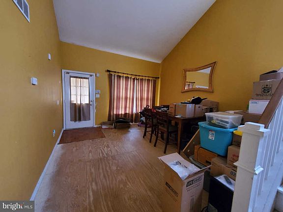 2nd image of 825 Gibbs Dr