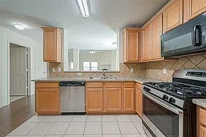 12819 Cedar Cliff Ln — Photo 12