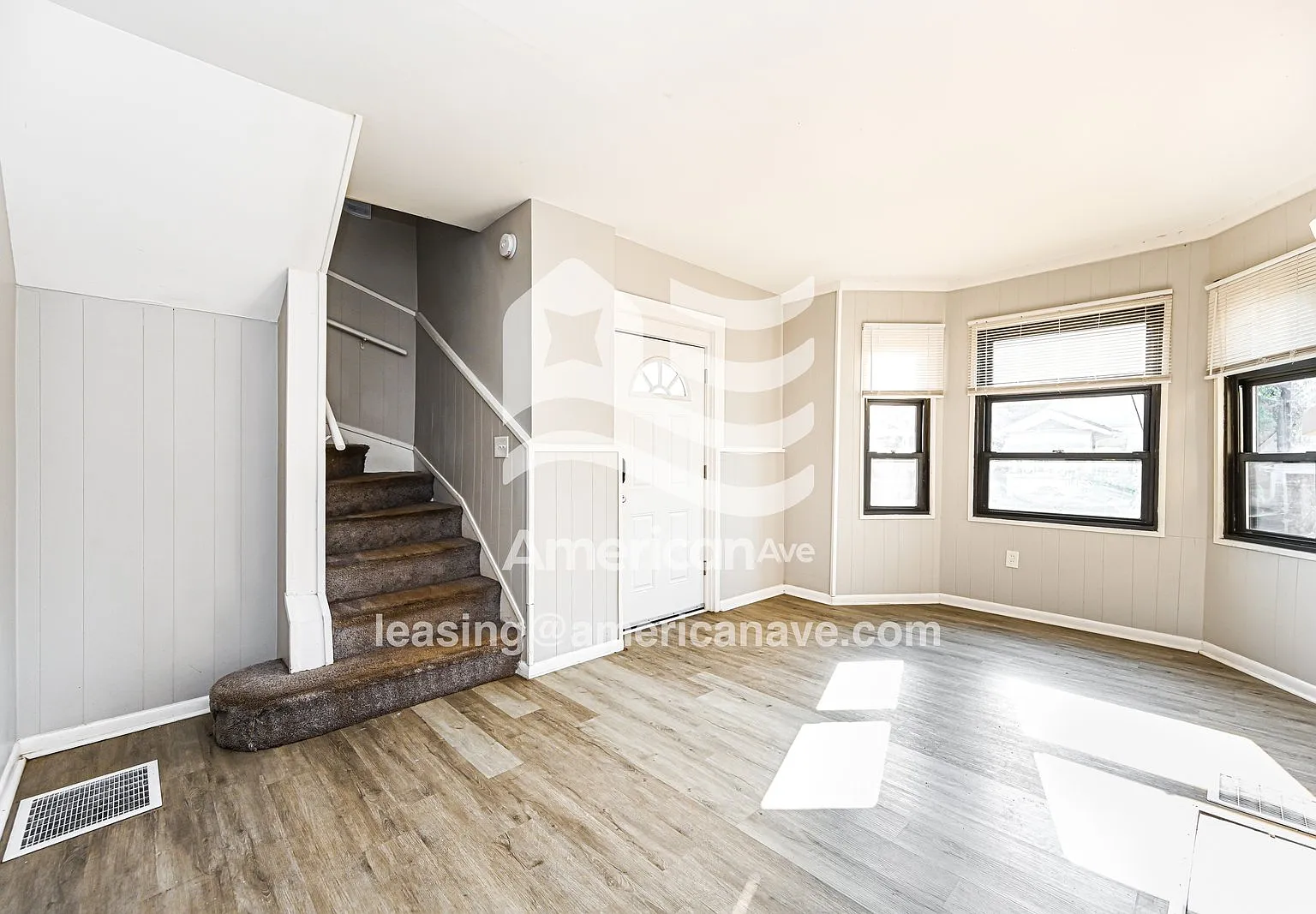 2 bed, 1.0 bath, 1096 sqft, $1,565 — Photo 3