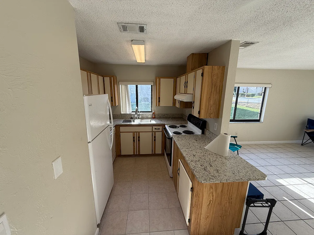 Building Photo - 991 Flomich St #991