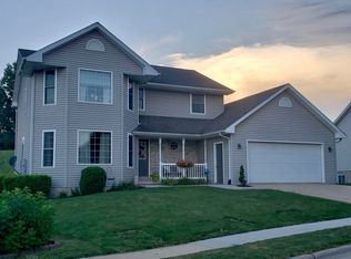 1911 Hummingbird Dr, Dubuque, IA 52002