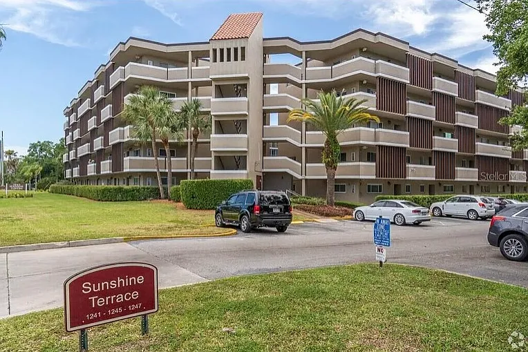 2 bed, $2,200 — Photo 2