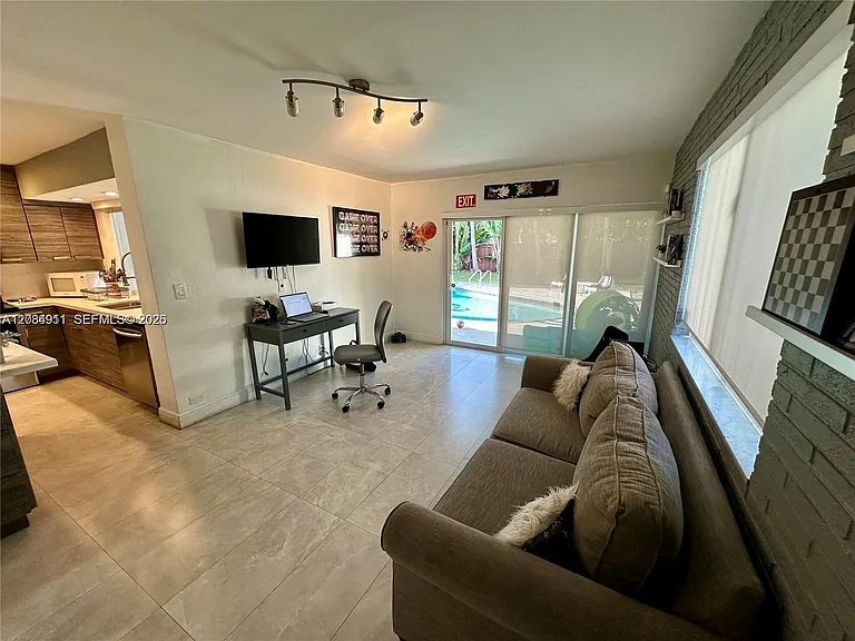 5424 Garfield St — Photo 32