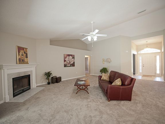 5th image of 2345 Ash Dr