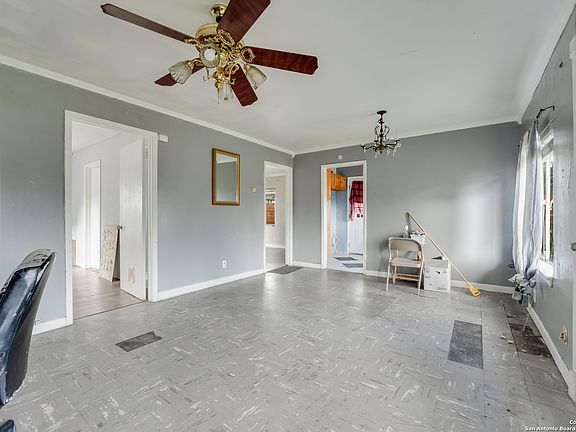 3rd image of 118 Pelham Dr