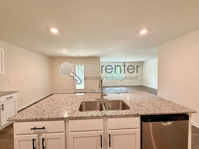 81 Draft St — Photo 5