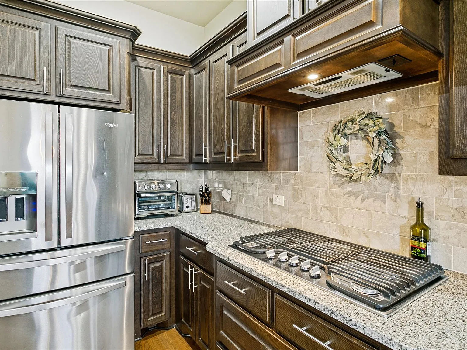 4 bed, 3460 sqft, $4,200 — Photo 3