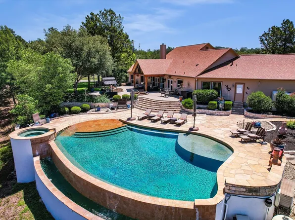 102 Osprey Cir, Bastrop, TX 78602