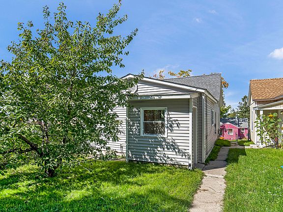 3rd image of 406 Crippen St