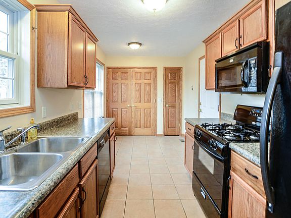 2nd image of 475 28th St S