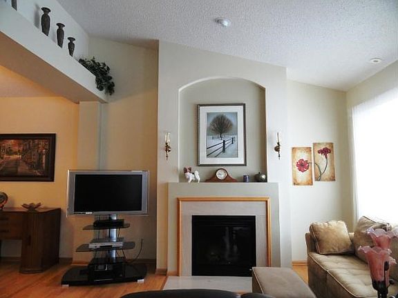 4th image of 12046 Vermillion St NE Unit D