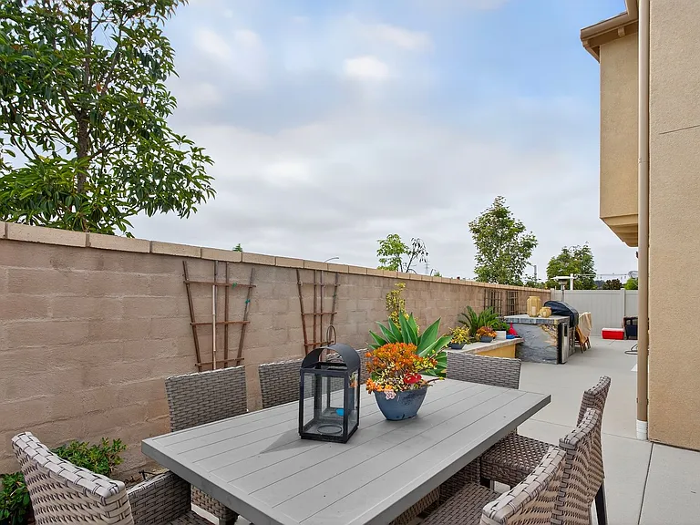 1733 Artemisia Ct — Photo 36
