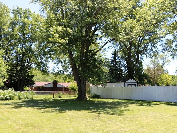 3rd image of 1190 Carroll Ave