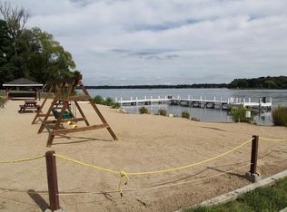 4420 View Crest Dr, Delavan, WI 53115