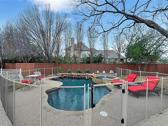 2nd image of 8329 Thornbird Dr