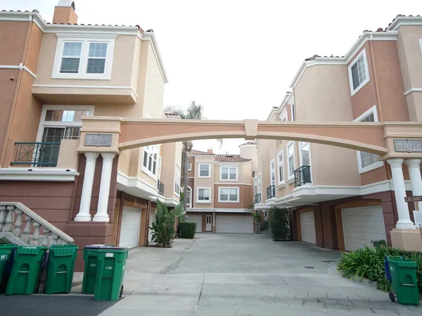 10 Cigliano Aisle, Irvine, CA