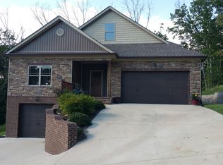 1721 Hunters Ridge Rd, Soddy Daisy, TN 37379