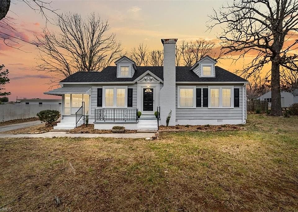 1st image of 131 Hawthorne Dr