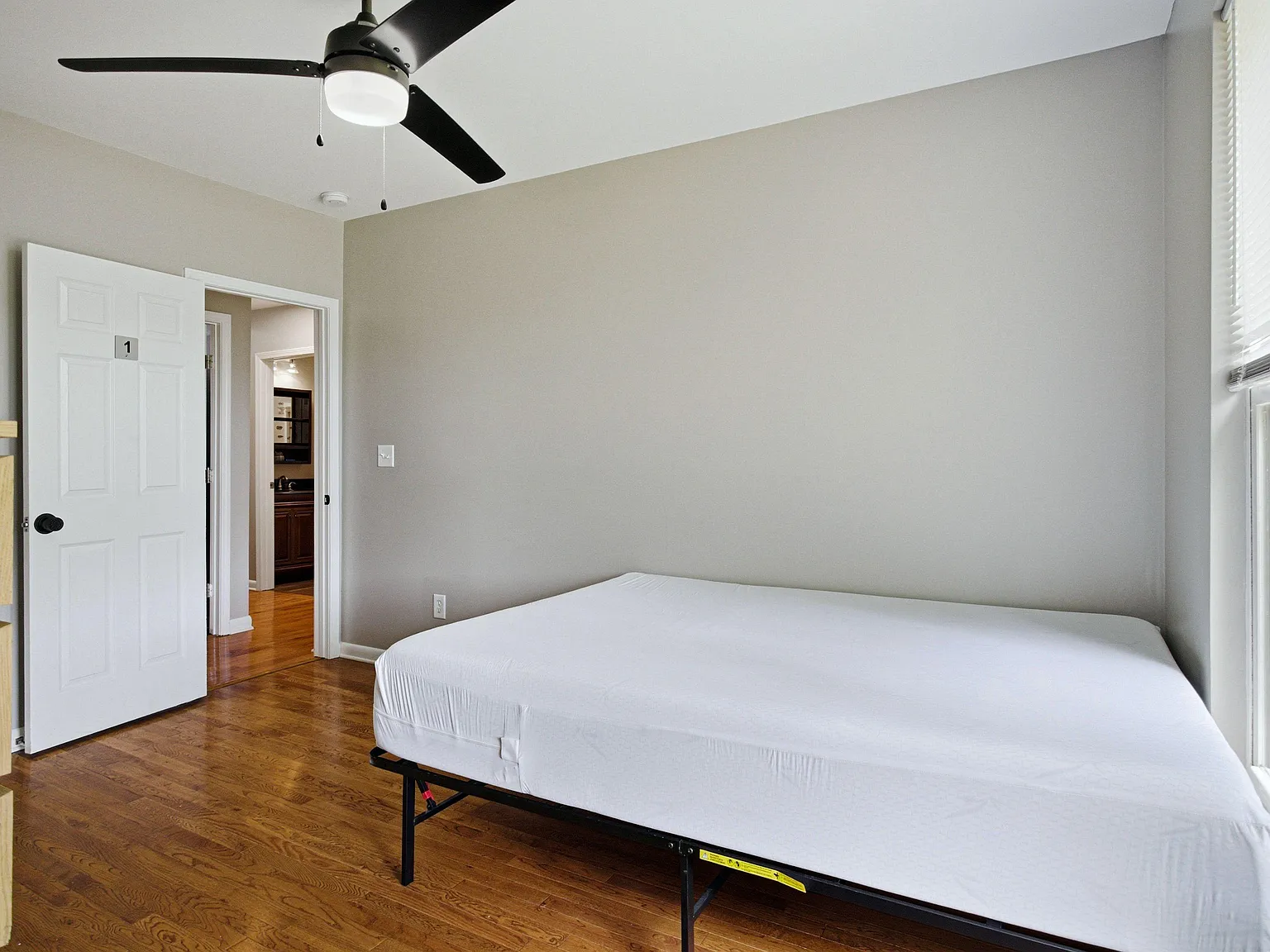 4 bed, 2.0 bath, 1481 sqft, $1,183 — Photo 2