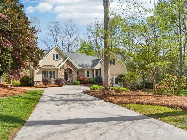 176 Sunset Bay Dr, Troutman, NC 28166
