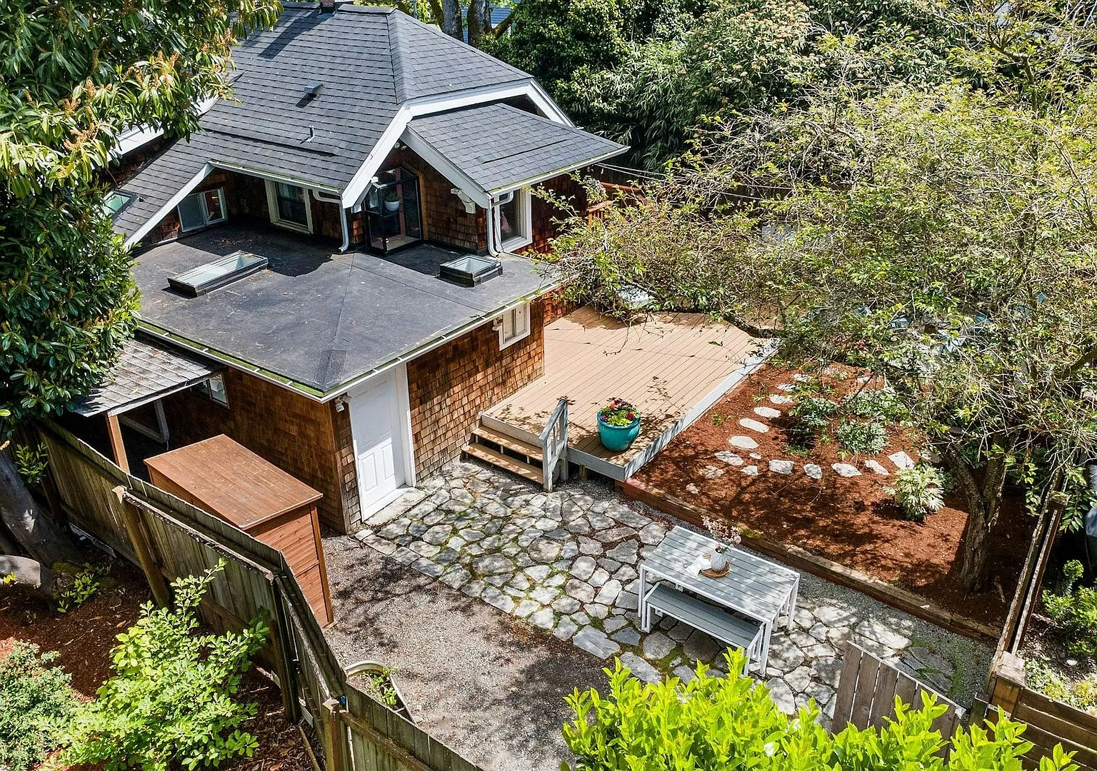 3Bd/1.75Ba Seattle Home — Photo 1