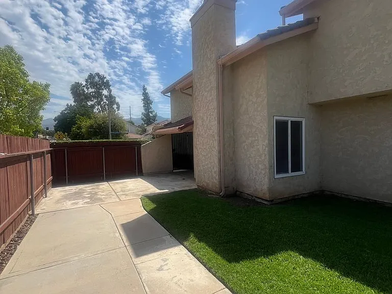 613 Santa Paula St — Photo 6