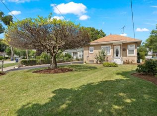 1026 Porter St, Waukegan, IL 60085