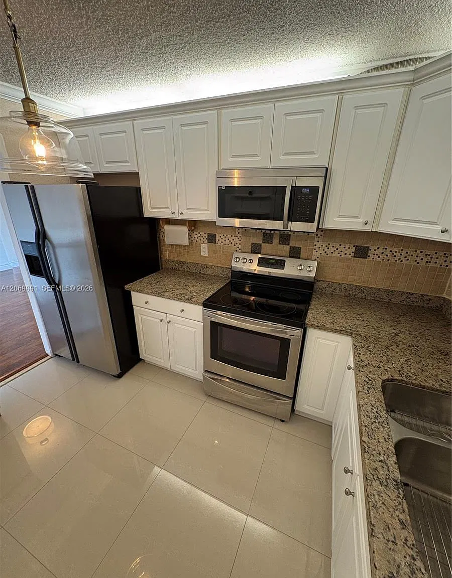 Golden Sails Condo — Photo 2