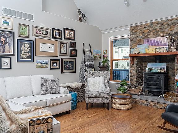 4th image of 3929 Stonebrook Pl