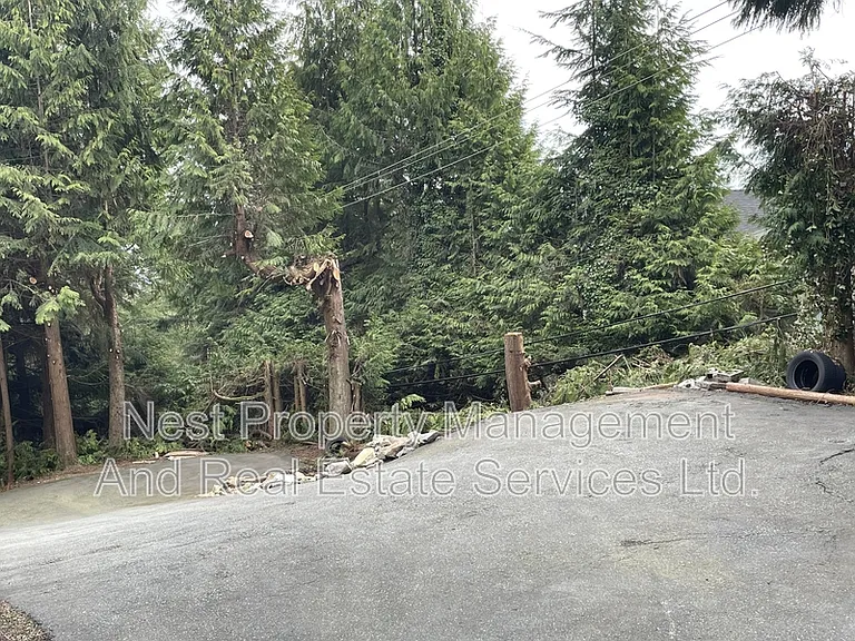 1137 Crestline Rd — Photo 23