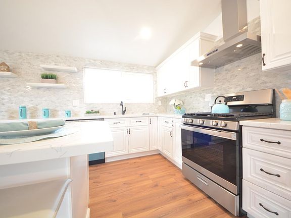 5th image of 1261 Manzano Way
