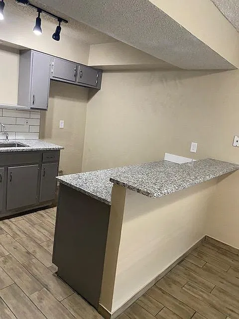 2 bed, 1.5 bath, 1020 sqft, $1,150 — Photo 4