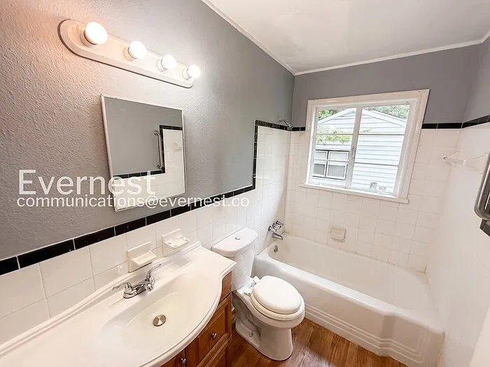 848 Vanderbilt St — Photo 9