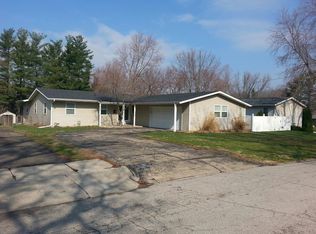 19 8th Dr, Decatur, IL 62521