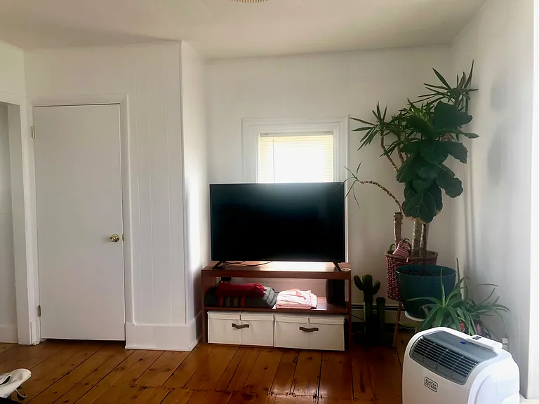 390 Main St #2 — Photo 4
