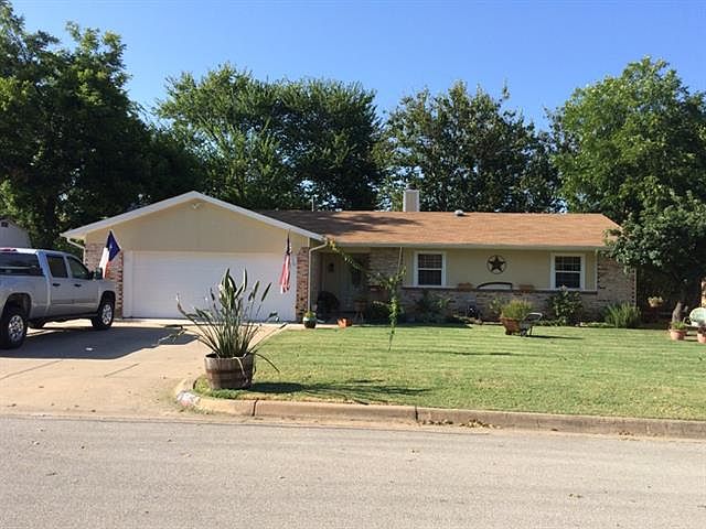 1st image of 748 Meadowlark Cir