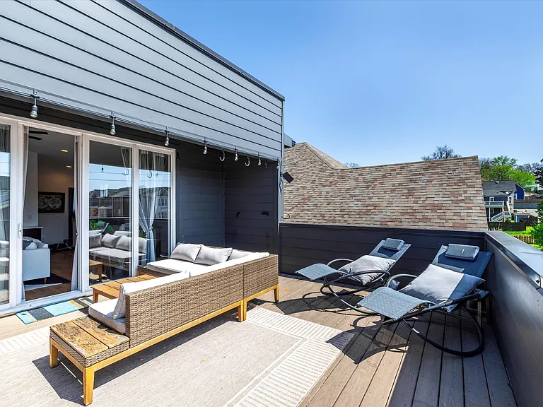 809 Sylvan St — Photo 44