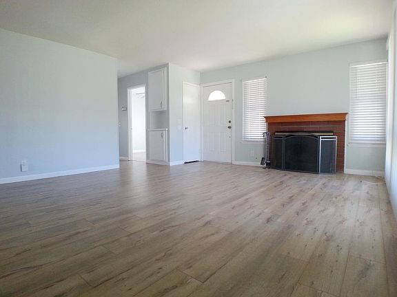 4th image of 4076 Rosebay Dr