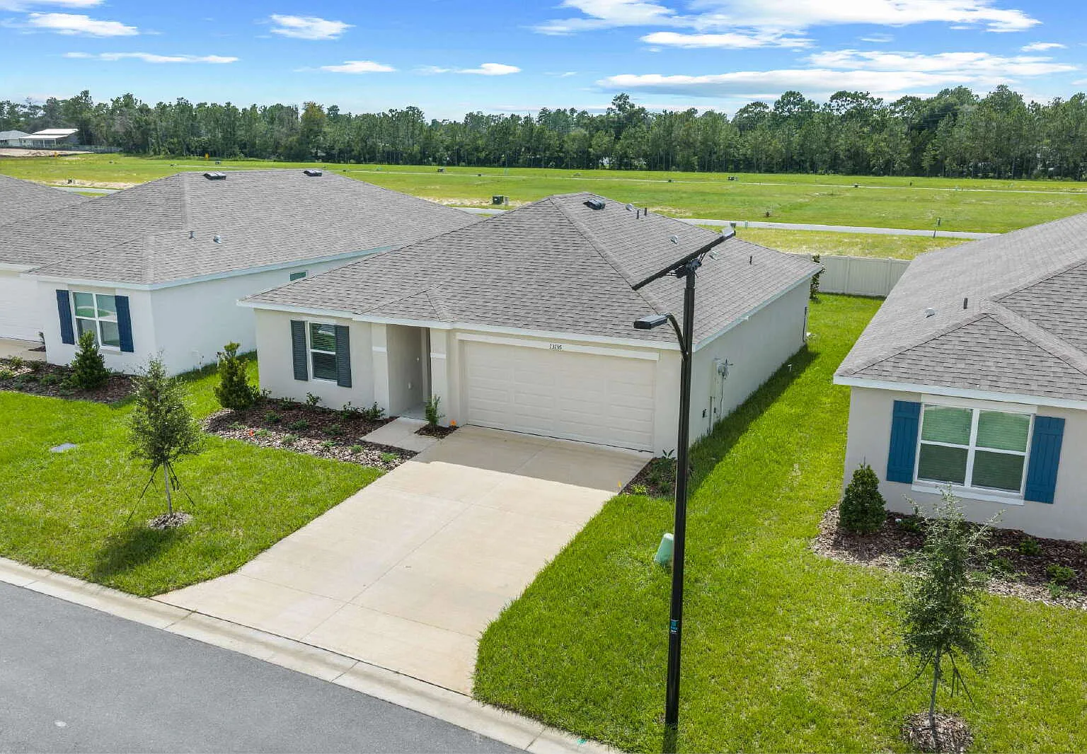 3 bed, 2.0 bath, 1328 sqft, $1,900 — Photo 3