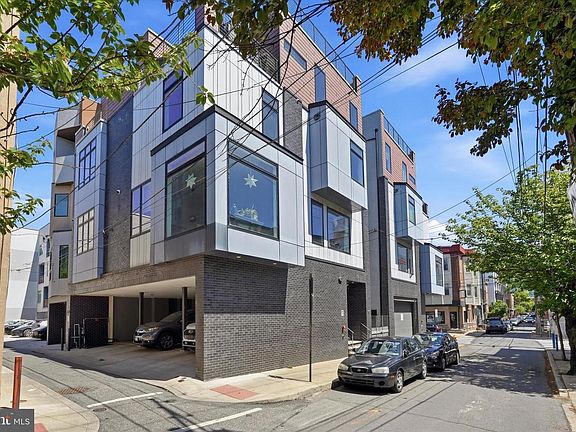 2nd image of 1101 N Galloway St