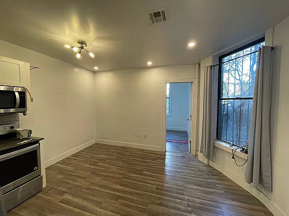 5th image of 503 Lafayette Ave #2B