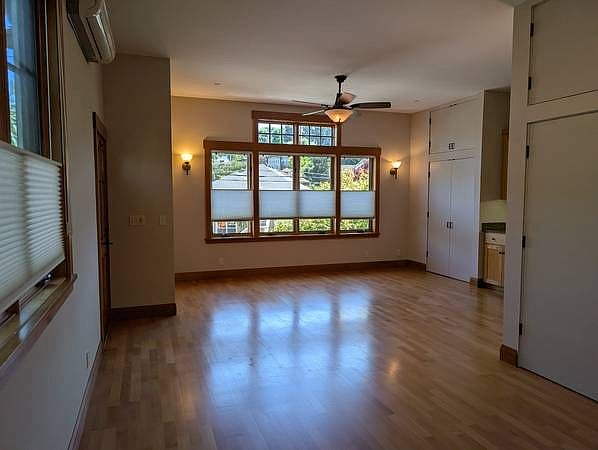 South Facing, 10' ceilings, great light