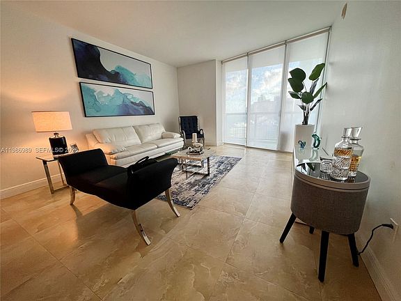 3rd image of 495 Brickell Ave APT 2707