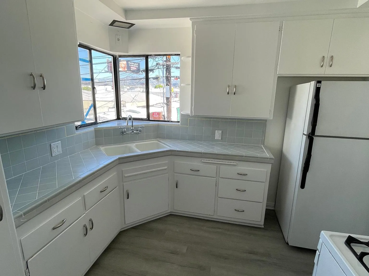 1 bed, 900 sqft, $1,950 — Photo 3
