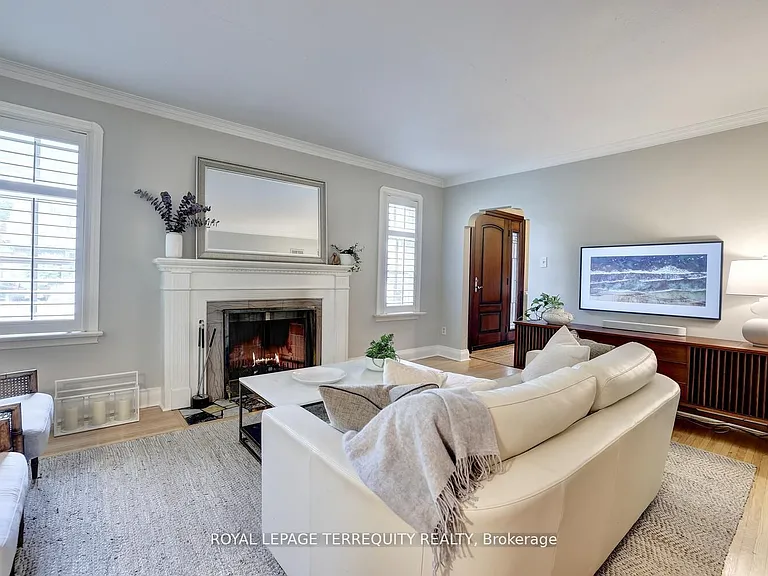 20 Elderidge Ave — Photo 3